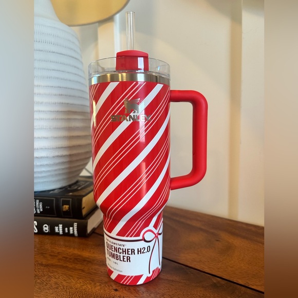 Stanley Candy Cane Twist Red & White Striped 40oz Tumbler - Picture 4 of 8